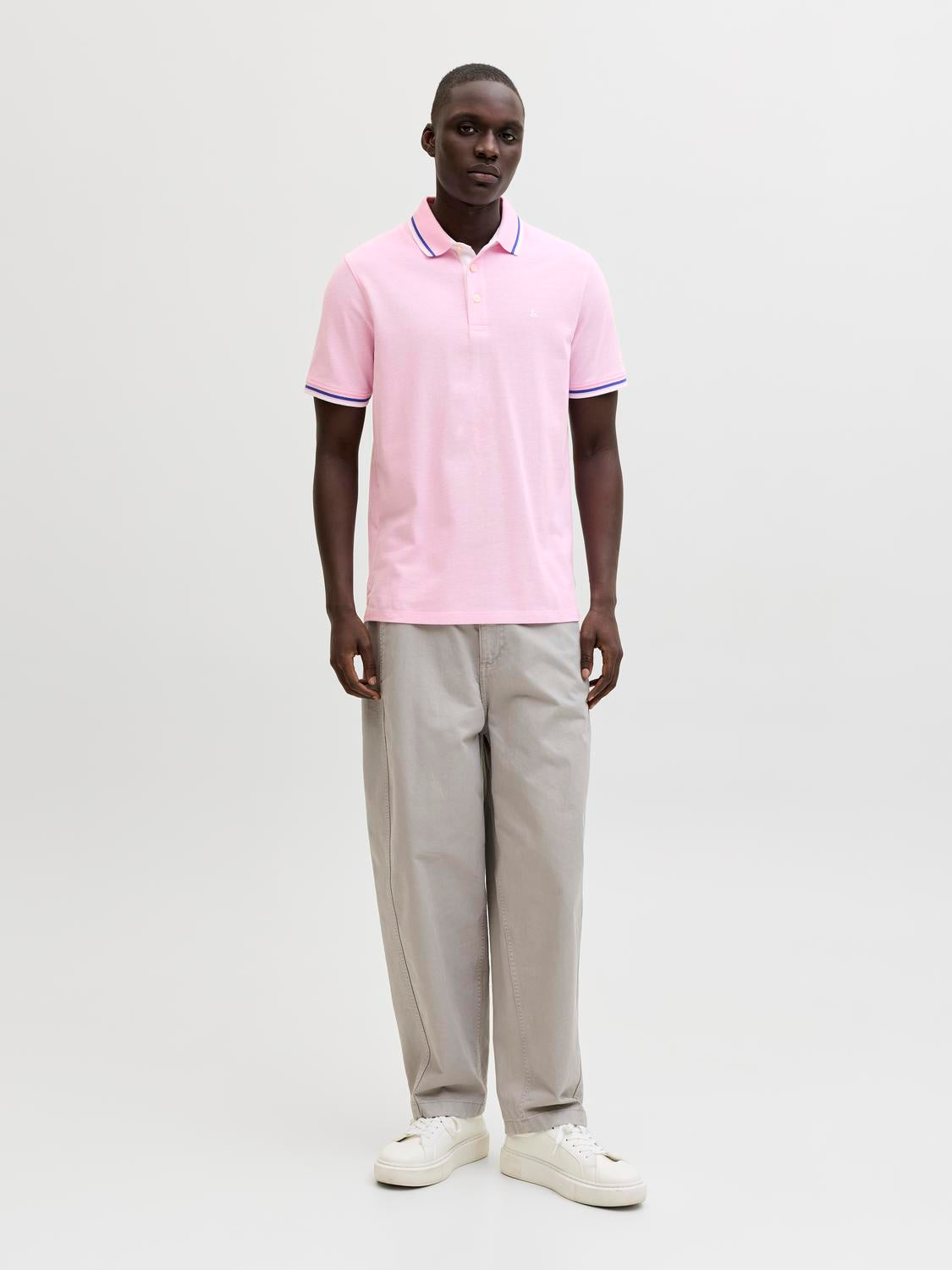model_shot-front_full